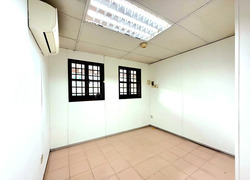 Jurong West Street 92 (D22), Shop House #584826661